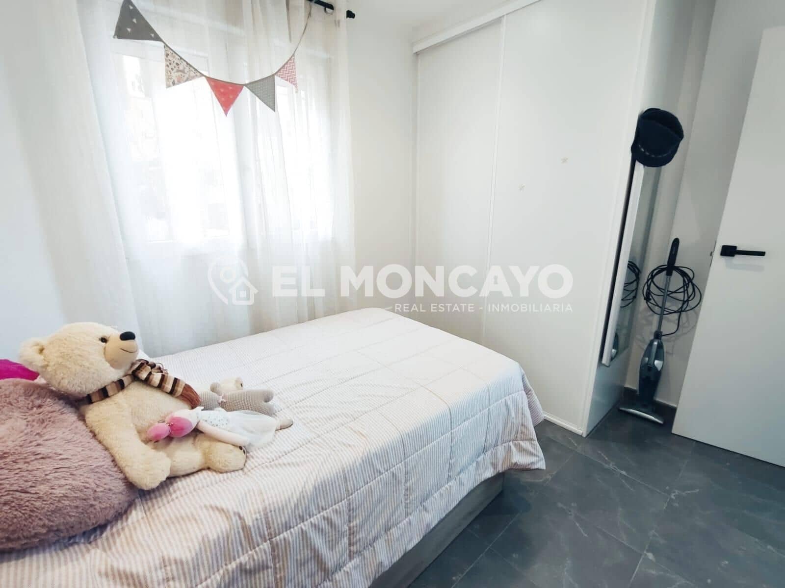 3 soveværelse Rækkehus til salg i Guardamar del Segura med garage - € 299.000 (Ref: 8839116)