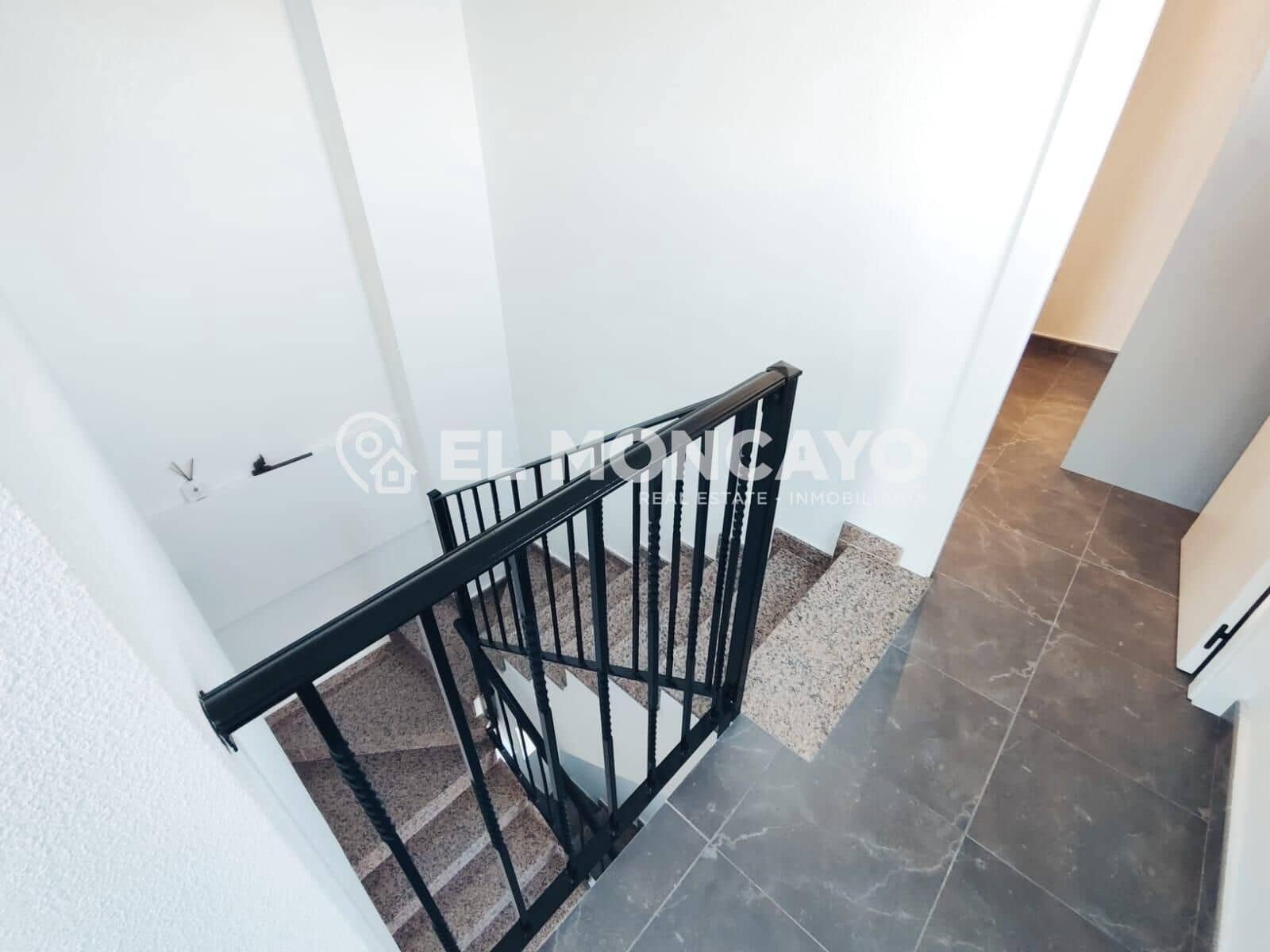 3 soveværelse Rækkehus til salg i Guardamar del Segura med garage - € 299.000 (Ref: 8839116)