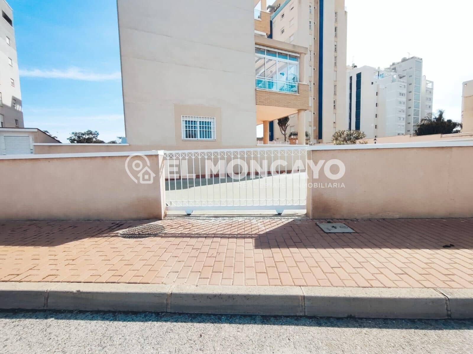 2 slaapkamer Appartement te koop in Guardamar del Segura met zwembad - € 199.900 (Ref: 8841167)