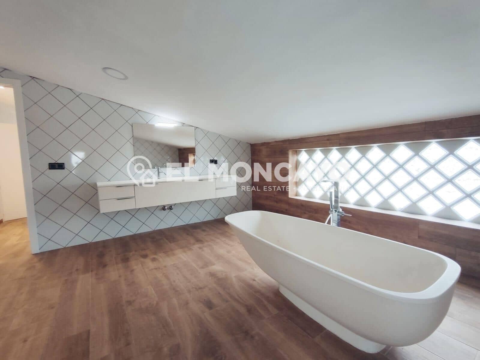 4 sypialnia Finka/Dom wiejski na sprzedaż w Daya Nueva z basenem garażem - 635 000 € (Ref: 8881564)