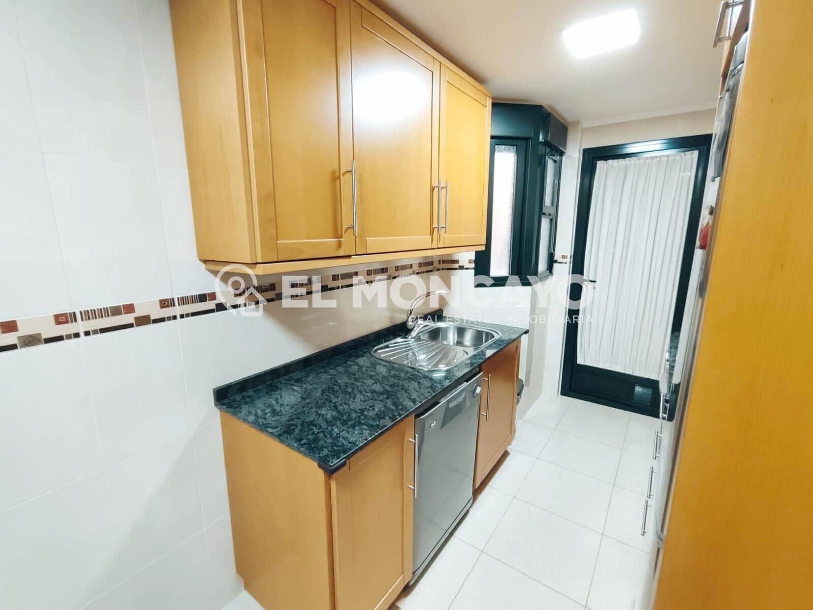 Apartamento de 4 habitaciones en Guardamar del Segura en venta con garaje - 279.000 € (Ref: 8886055)