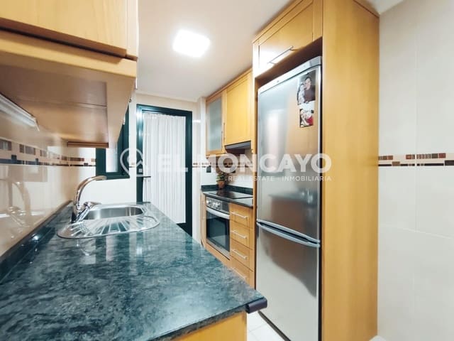 Apartamento de 4 habitaciones en Guardamar del Segura en venta con garaje - 279.000 € (Ref: 8886055)