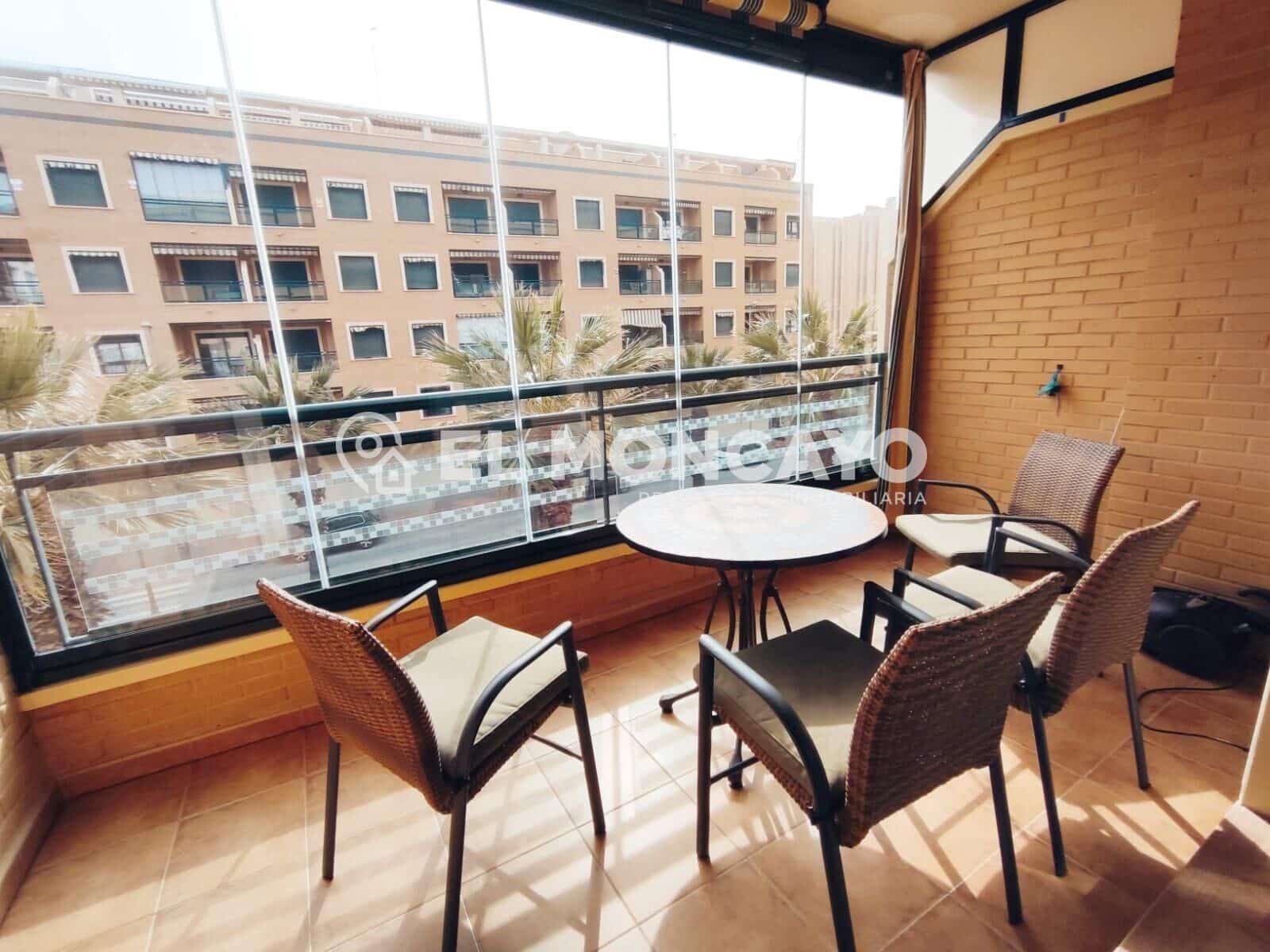 Apartamento de 4 habitaciones en Guardamar del Segura en venta con garaje - 279.000 € (Ref: 8886055)