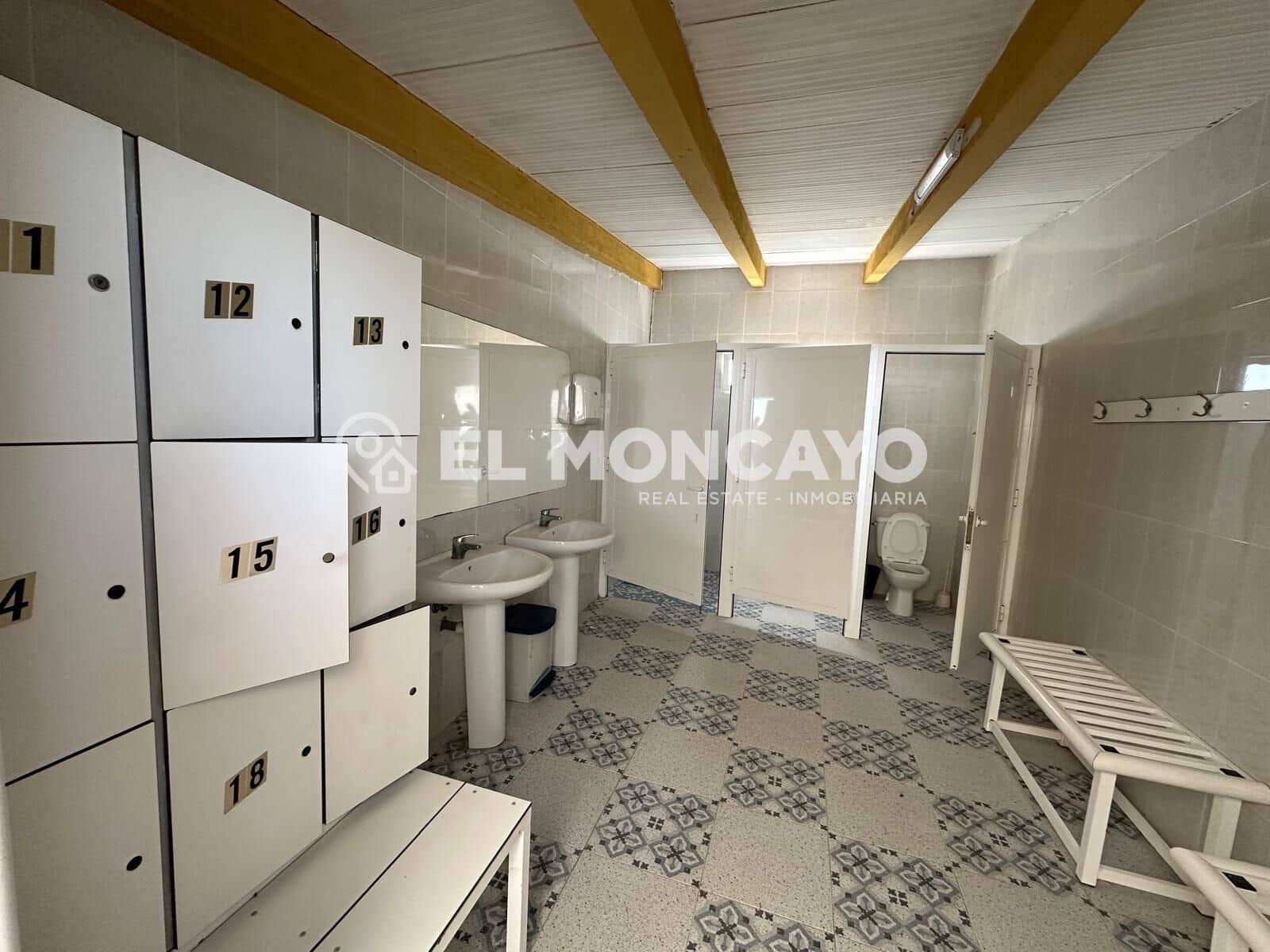 Virksomhed til salg i Guardamar del Segura - € 750.000 (Ref: 8896906)