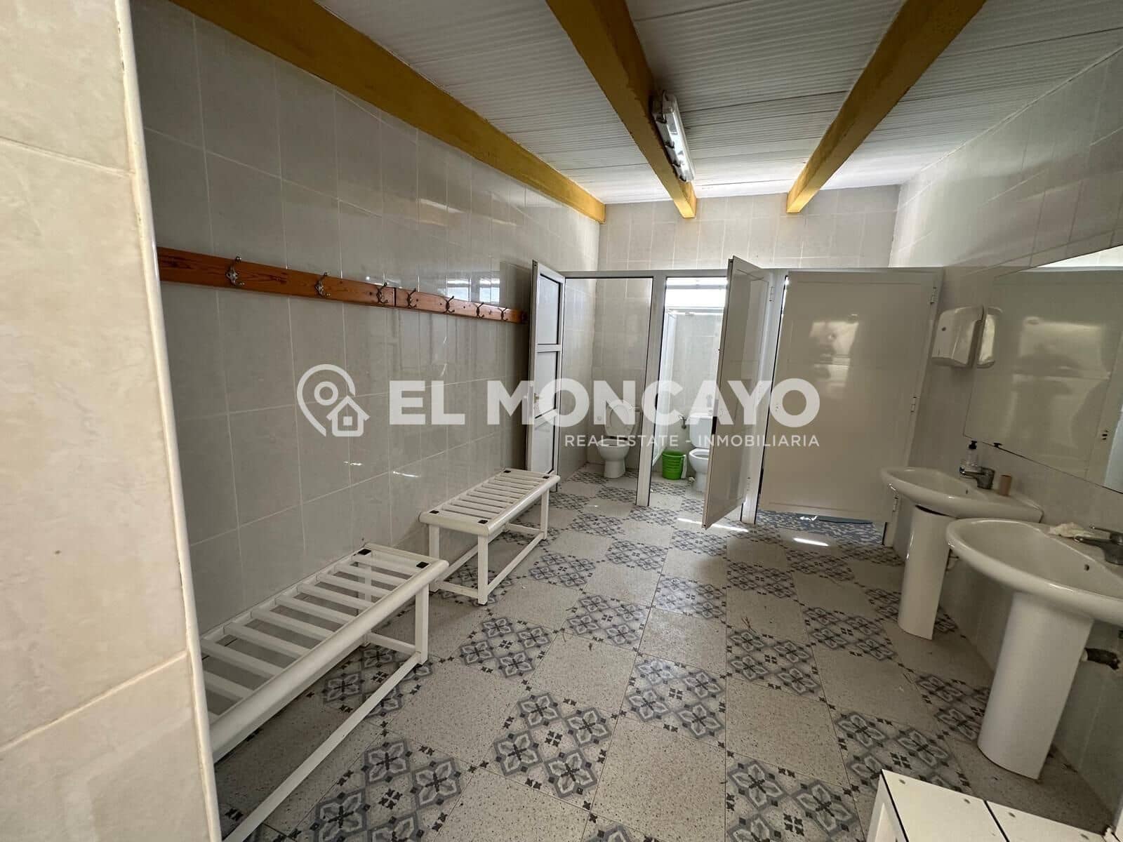 Virksomhed til salg i Guardamar del Segura - € 750.000 (Ref: 8896906)