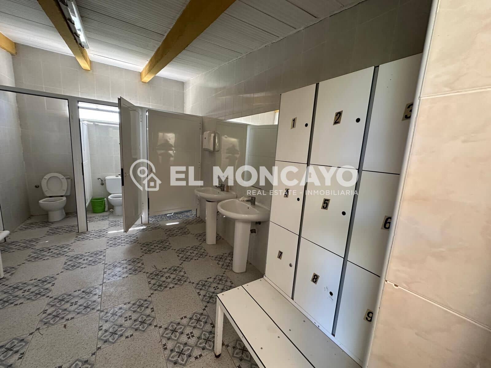 Virksomhed til salg i Guardamar del Segura - € 750.000 (Ref: 8896906)