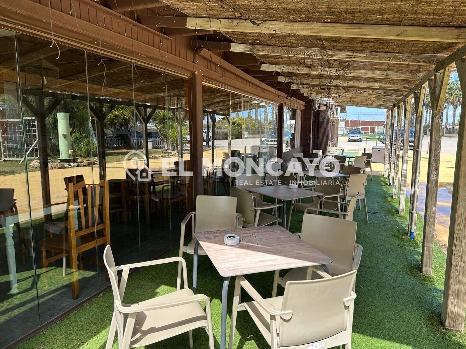 Virksomhed til salg i Guardamar del Segura - € 750.000 (Ref: 8896906)