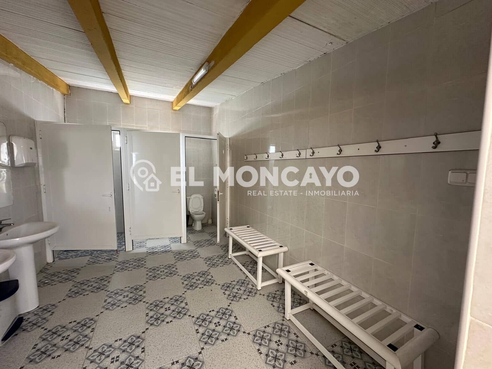 Virksomhed til salg i Guardamar del Segura - € 750.000 (Ref: 8896906)