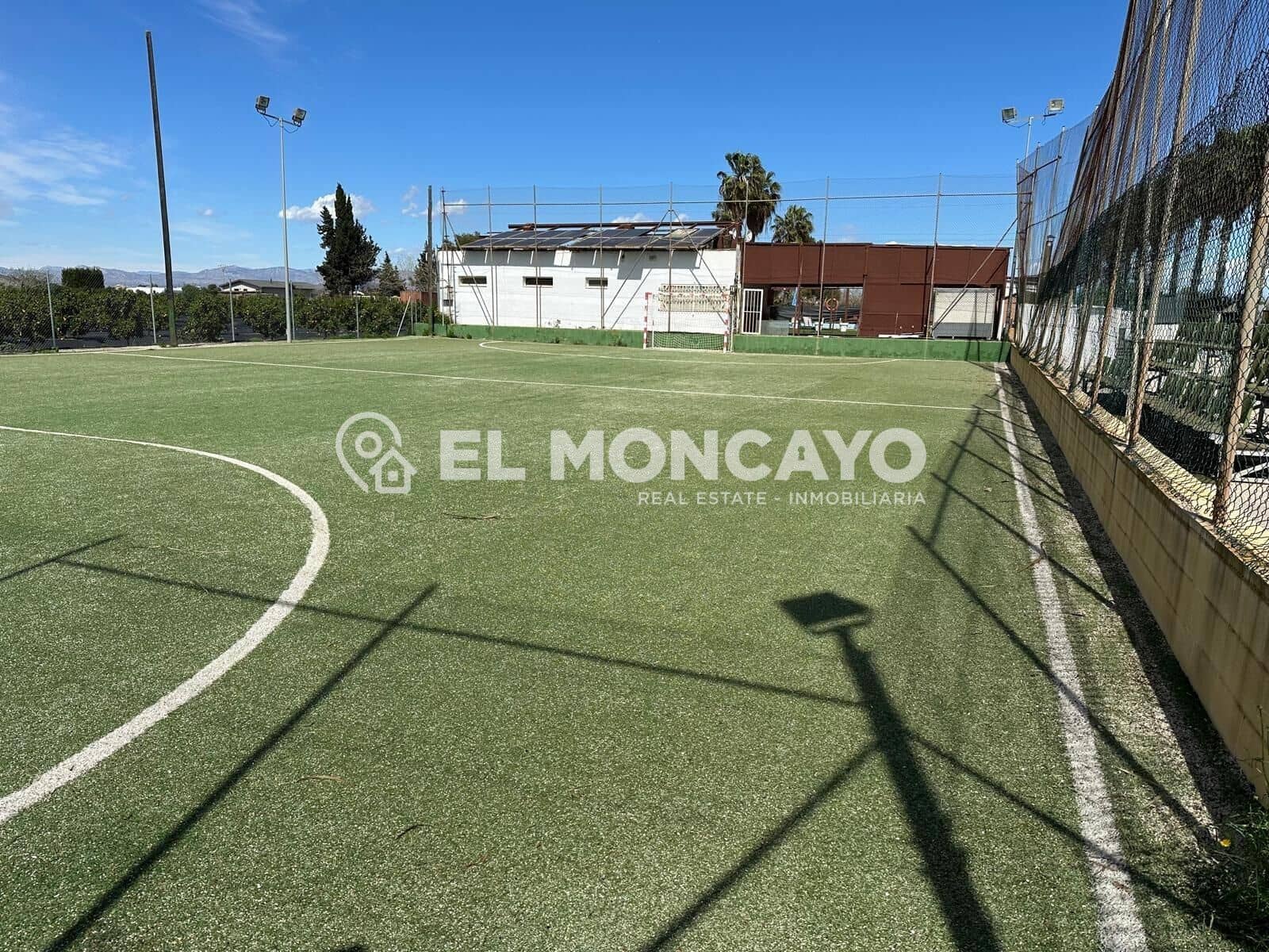 Virksomhed til salg i Guardamar del Segura - € 750.000 (Ref: 8896906)