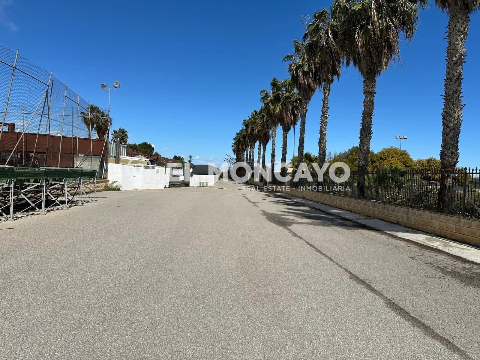 Virksomhed til salg i Guardamar del Segura - € 750.000 (Ref: 8896906)