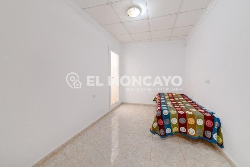 3 slaapkamer Rijtjeshuis te koop in Guardamar del Segura - € 215.000 (Ref: 8907514)