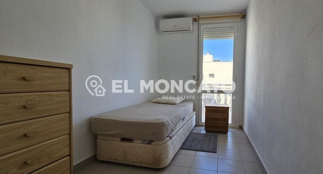 3 bedroom Penthouse for sale in Puerto Deportivo, Guardamar del Segura with pool - € 235,000 (Ref: 8913163)