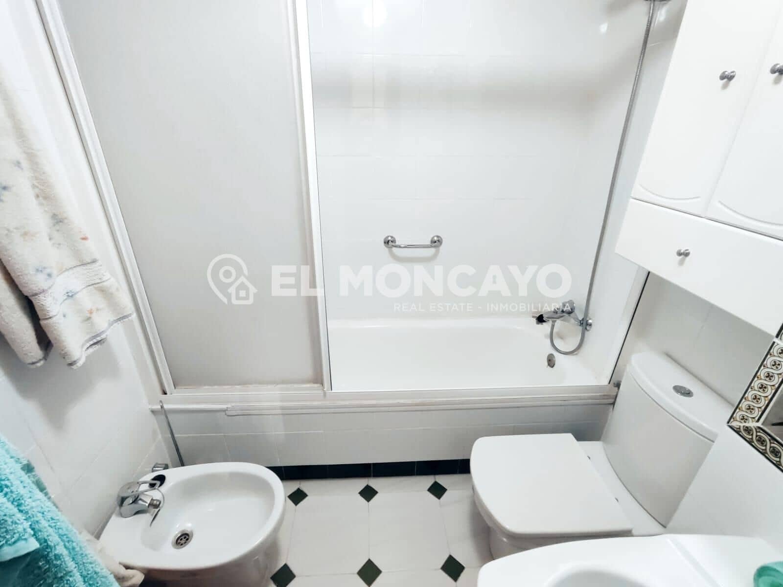 4 sypialnia Dom szeregowy na sprzedaż w Guardamar del Segura z basenem garażem - 435 000 € (Ref: 8915204)