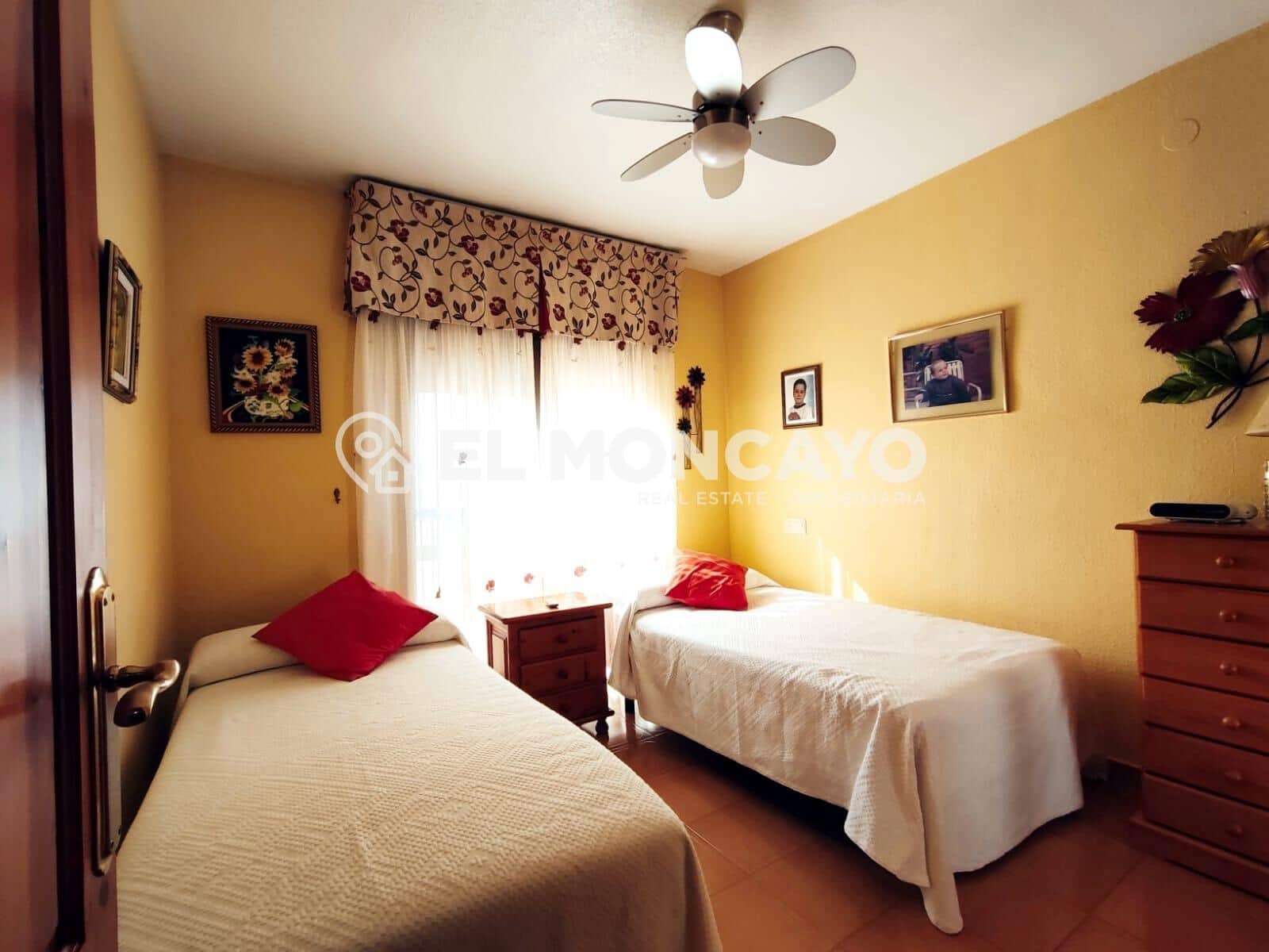 4 sypialnia Dom szeregowy na sprzedaż w Guardamar del Segura z basenem garażem - 435 000 € (Ref: 8915204)