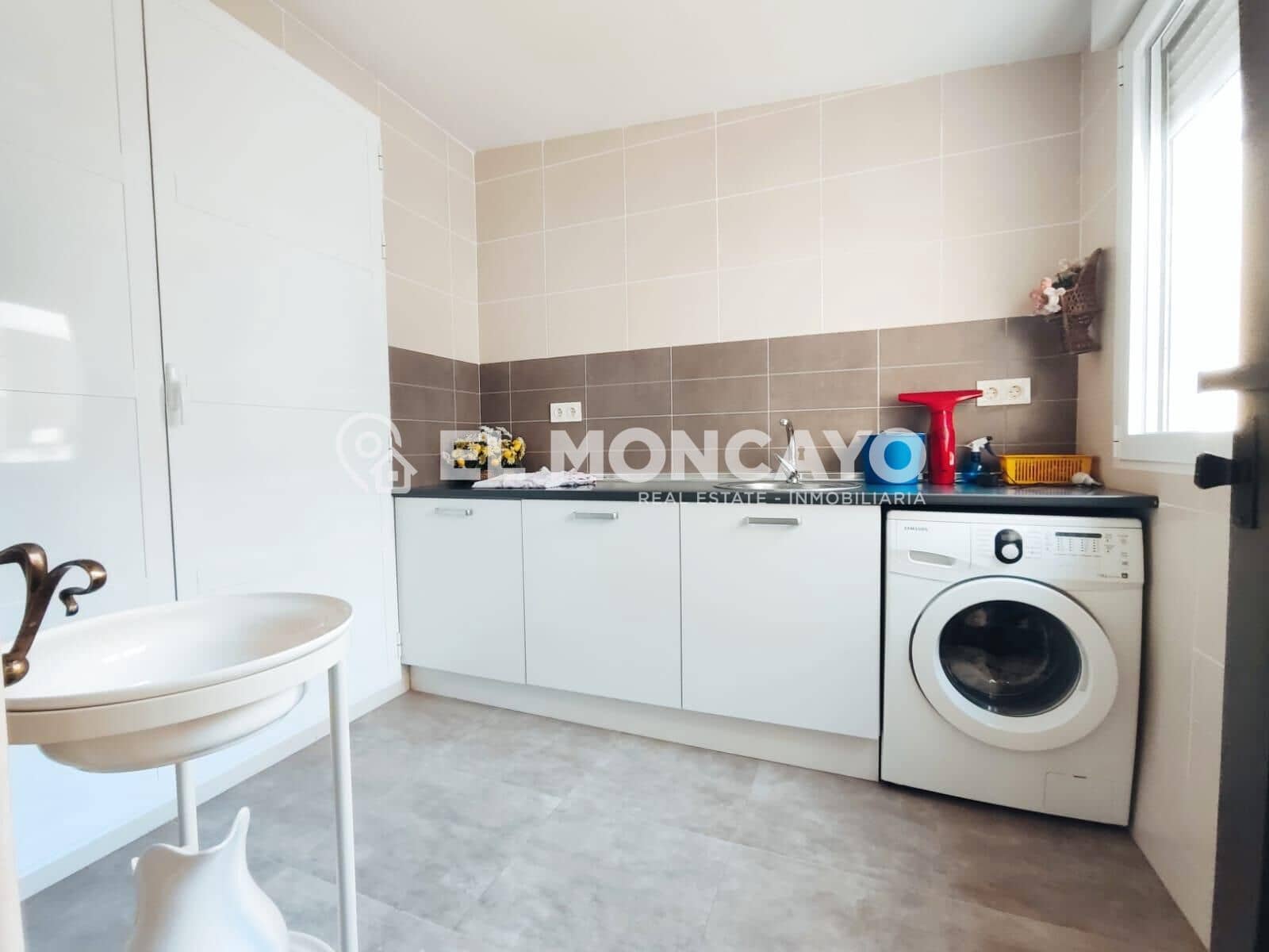 4 sypialnia Dom szeregowy na sprzedaż w Guardamar del Segura z basenem garażem - 435 000 € (Ref: 8915204)