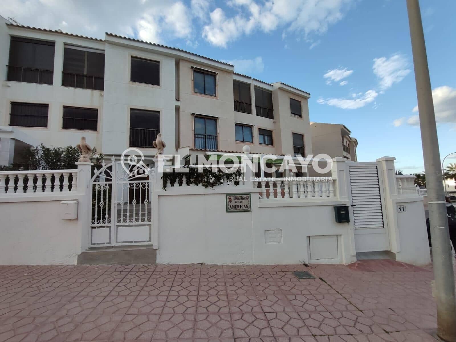 4 sypialnia Dom szeregowy na sprzedaż w Guardamar del Segura z basenem garażem - 435 000 € (Ref: 8915204)