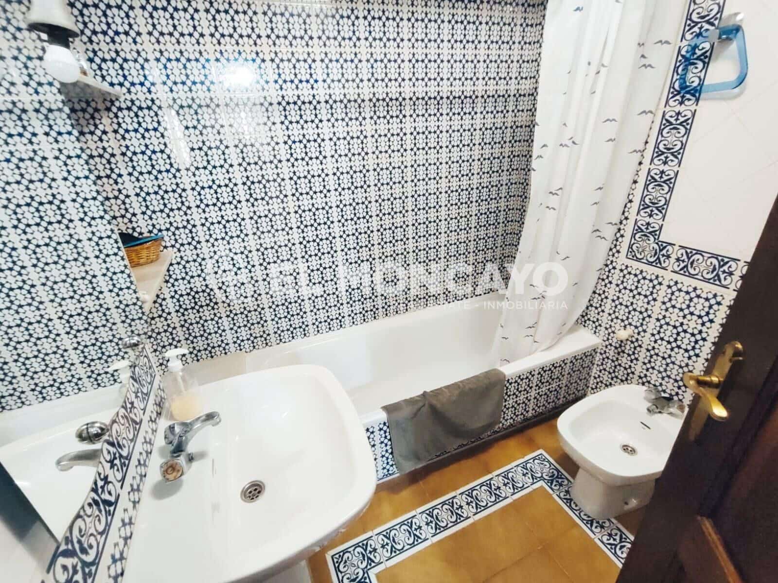 5 sypialnia Dom szeregowy na sprzedaż w Guardamar del Segura z garażem - 360 000 € (Ref: 8938573)