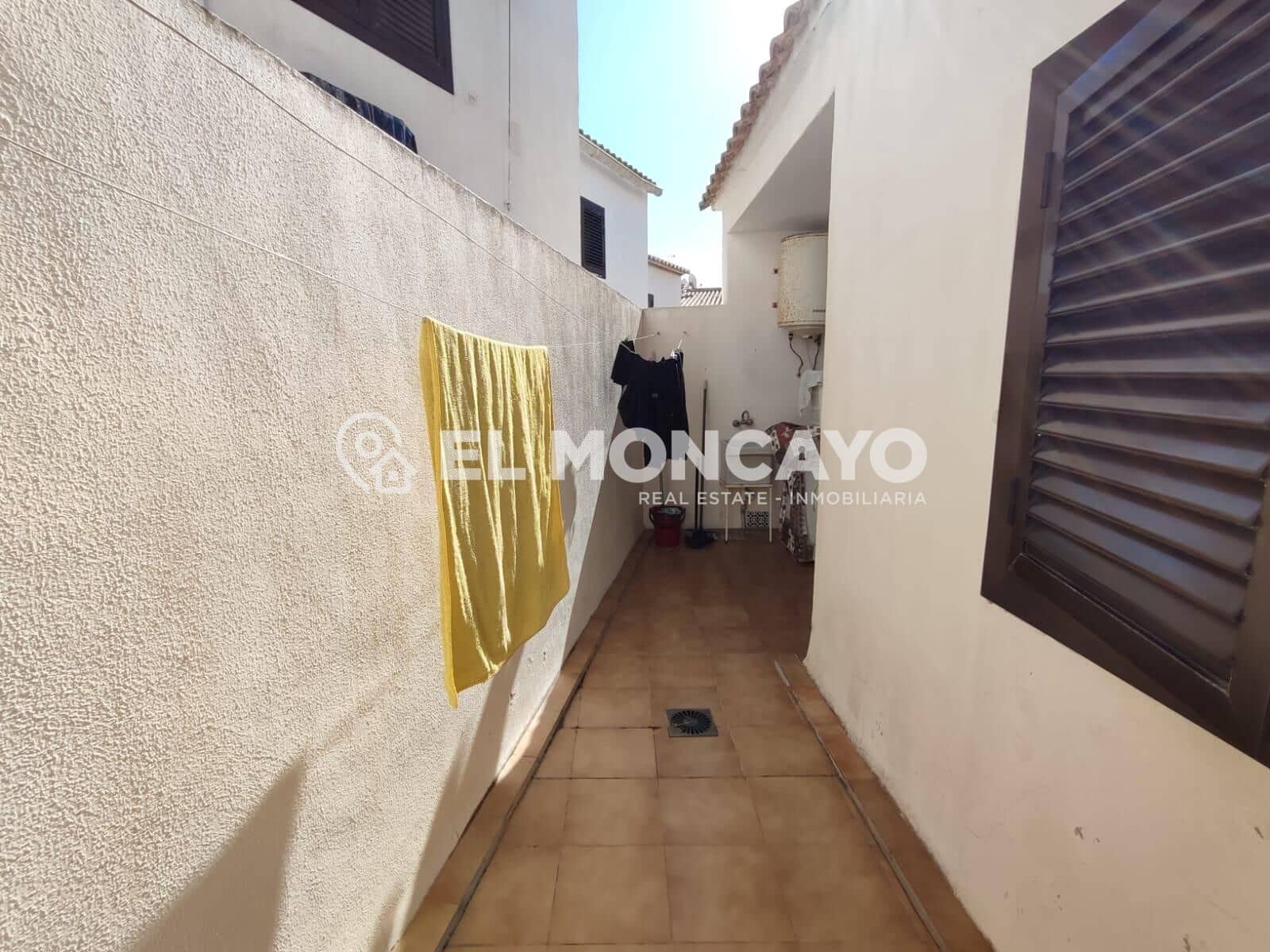 Adosado de 5 habitaciones en Guardamar del Segura en venta con garaje - 360.000 € (Ref: 8938573)