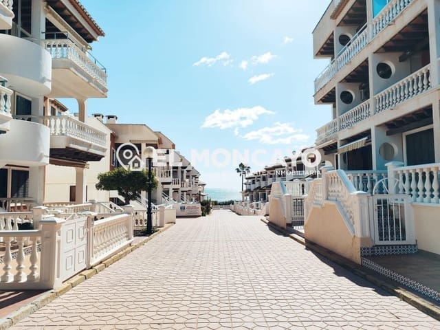 5 sovrum Radhus till salu i Guardamar del Segura med garage - 360 000 € (Ref: 8938573)