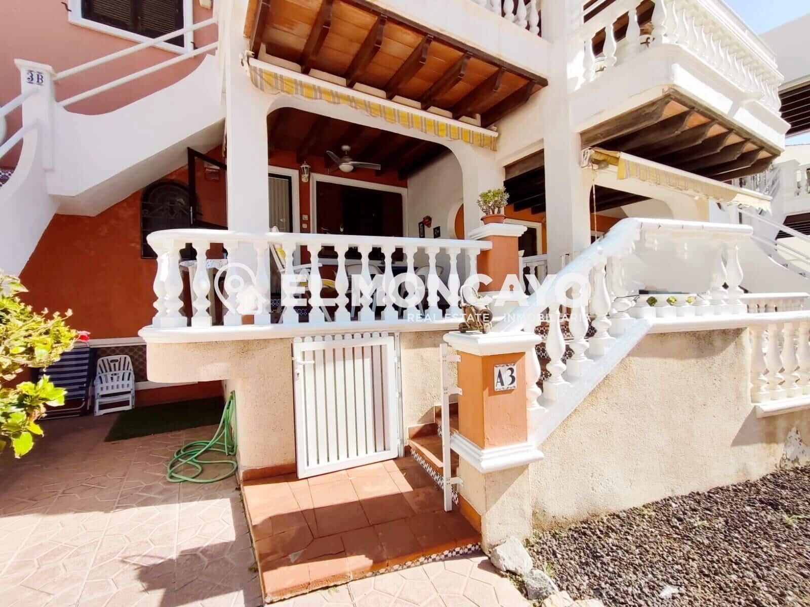 5 bedroom Terraced Villa for sale in Guardamar del Segura with garage - € 360,000 (Ref: 8938573)