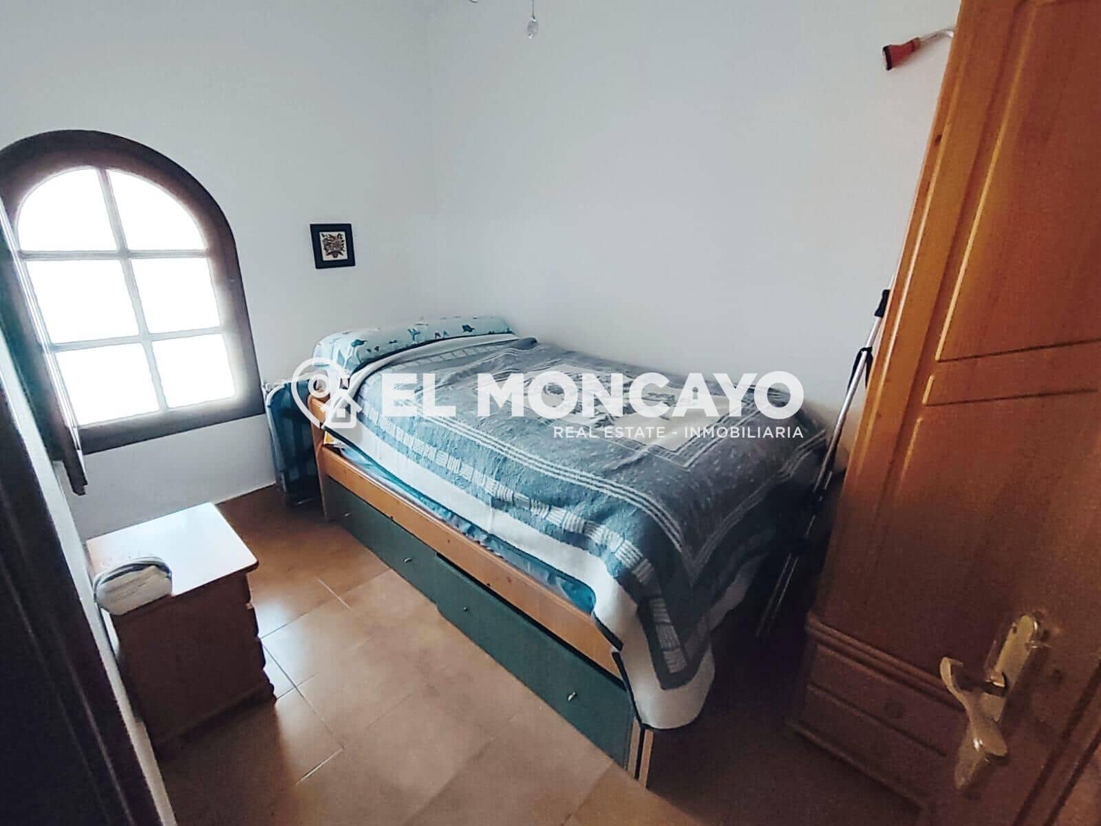 5 bedroom Terraced Villa for sale in Guardamar del Segura with garage - € 360,000 (Ref: 8938573)