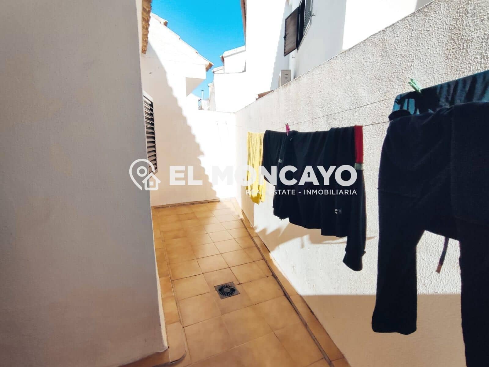 5 bedroom Terraced Villa for sale in Guardamar del Segura with garage - € 360,000 (Ref: 8938573)