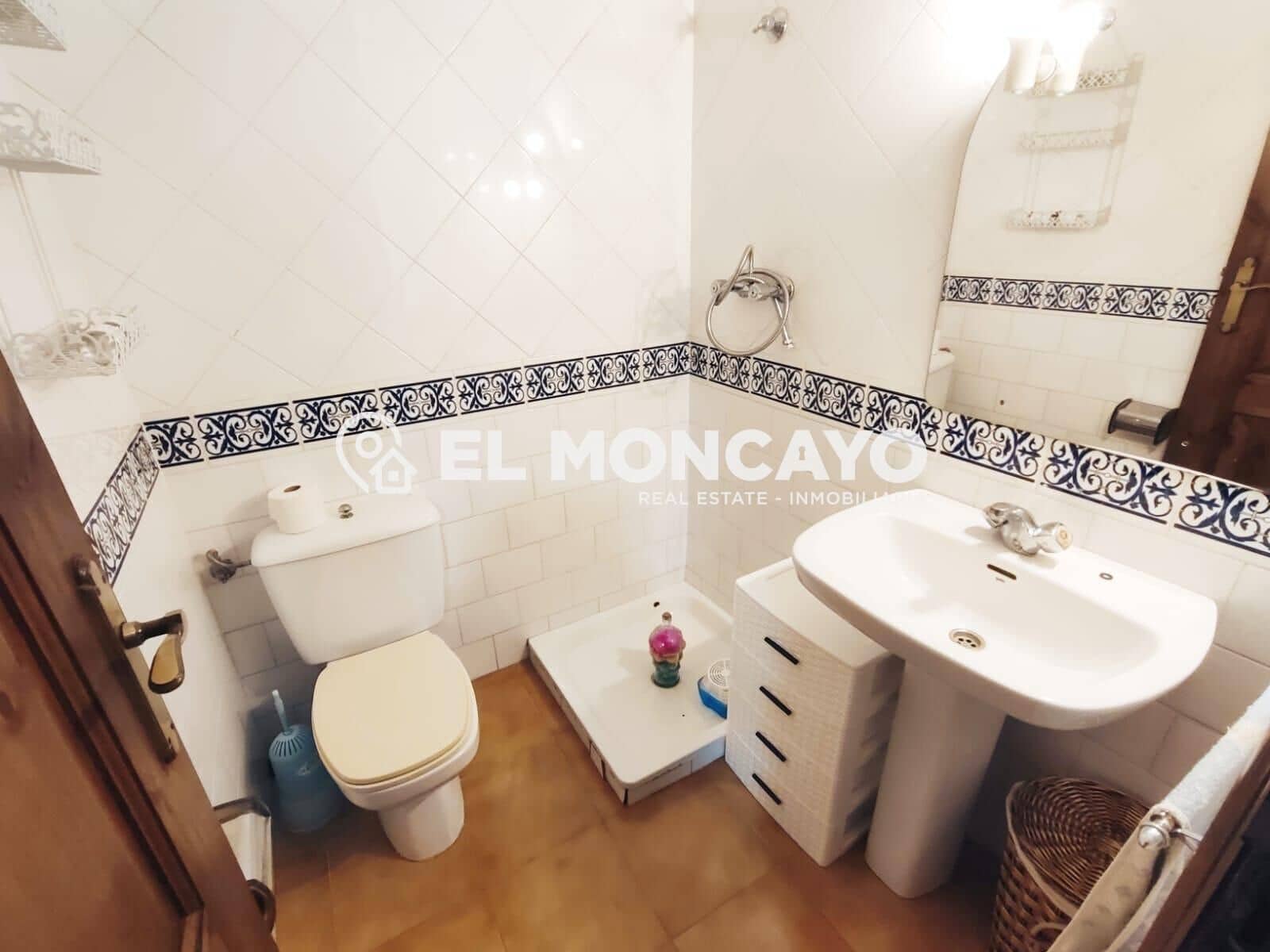 5 bedroom Terraced Villa for sale in Guardamar del Segura with garage - € 360,000 (Ref: 8938573)
