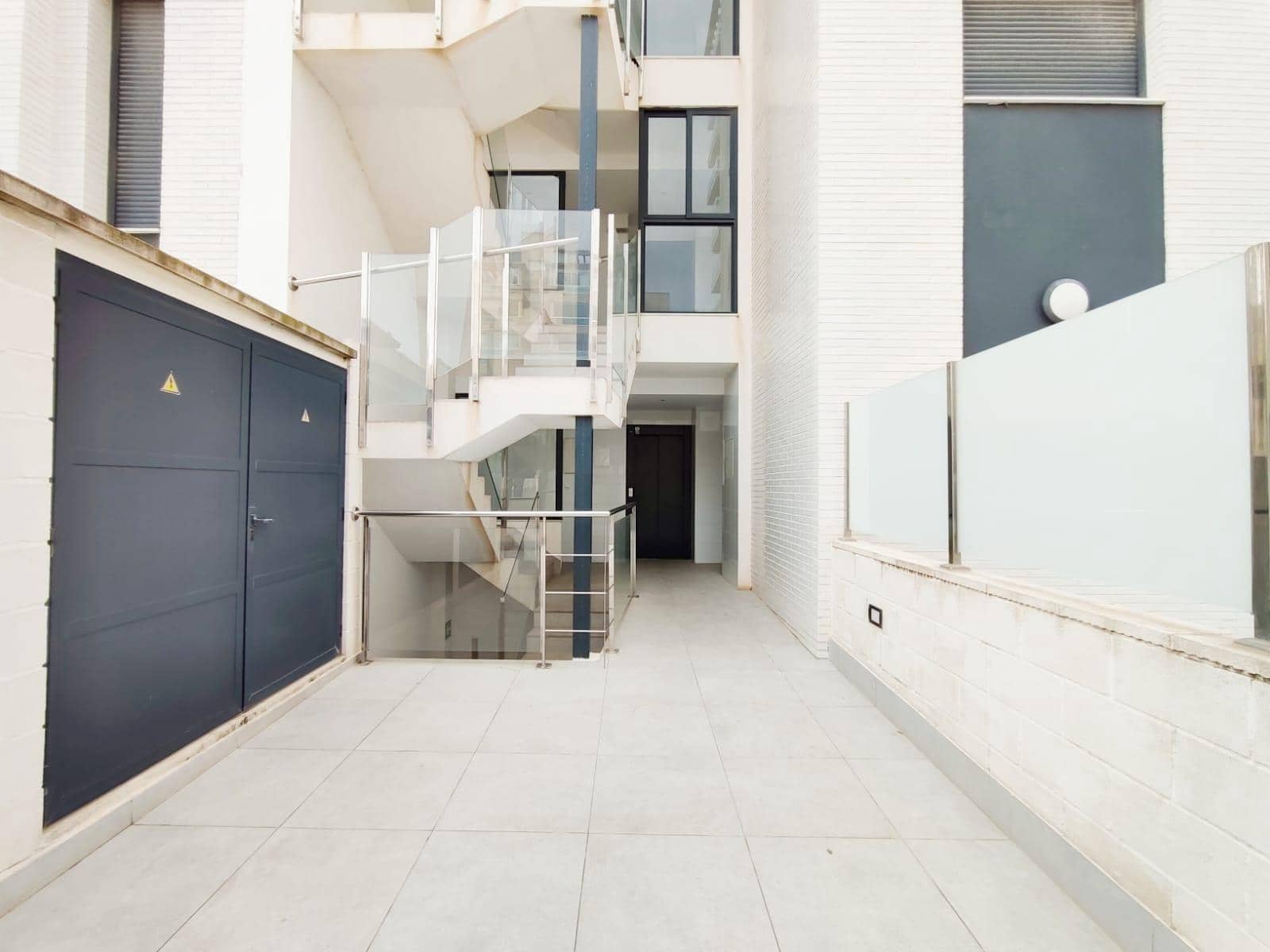 3 slaapkamer Penthouse te koop in Guardamar del Segura met zwembad garage - € 625.000 (Ref: 8976394)