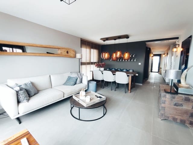 3 slaapkamer Penthouse te koop in Guardamar del Segura met zwembad garage - € 625.000 (Ref: 8976394)