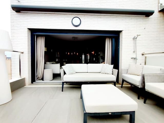 3 slaapkamer Penthouse te koop in Guardamar del Segura met zwembad garage - € 625.000 (Ref: 8976394)