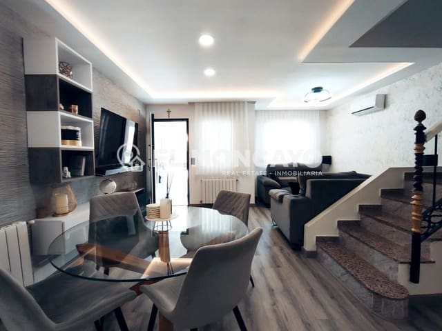 3 makuuhuone Rivitalo myytävänä paikassa Orihuela Costa, Orihuela mukana uima-altaan - 279 000 € (Ref: 8985893)