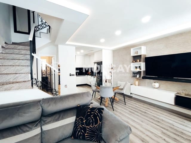 3 makuuhuone Rivitalo myytävänä paikassa Orihuela Costa, Orihuela mukana uima-altaan - 279 000 € (Ref: 8985893)