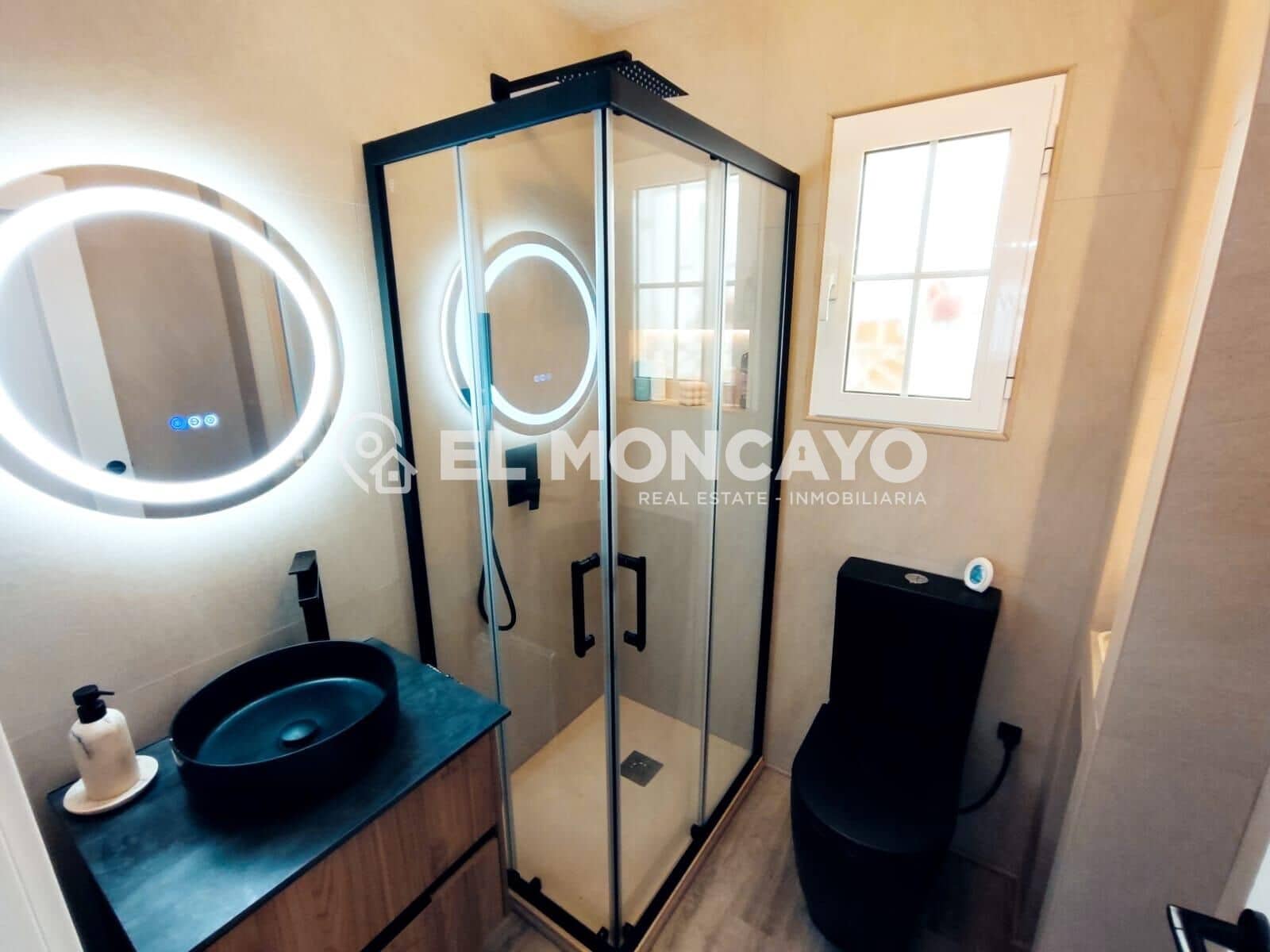 3 makuuhuone Rivitalo myytävänä paikassa Orihuela Costa mukana uima-altaan - 279 000 € (Ref: 8985893)