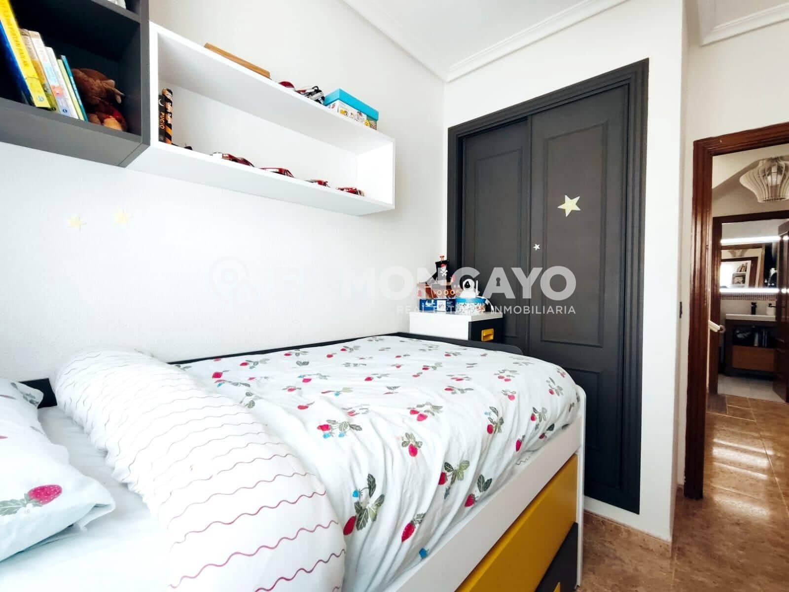 3 makuuhuone Rivitalo myytävänä paikassa Orihuela Costa mukana uima-altaan - 279 000 € (Ref: 8985893)