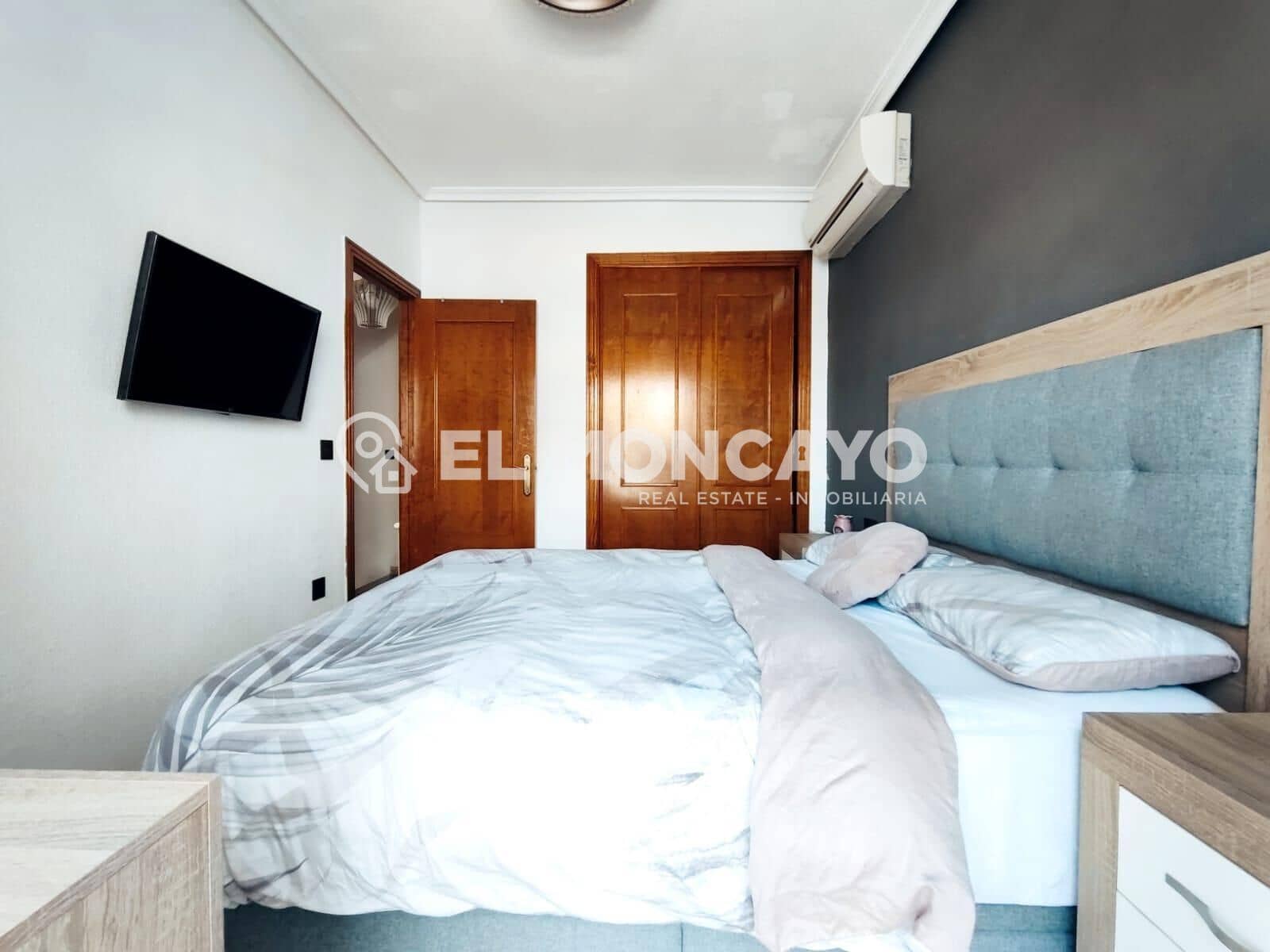 3 makuuhuone Rivitalo myytävänä paikassa Orihuela Costa mukana uima-altaan - 279 000 € (Ref: 8985893)