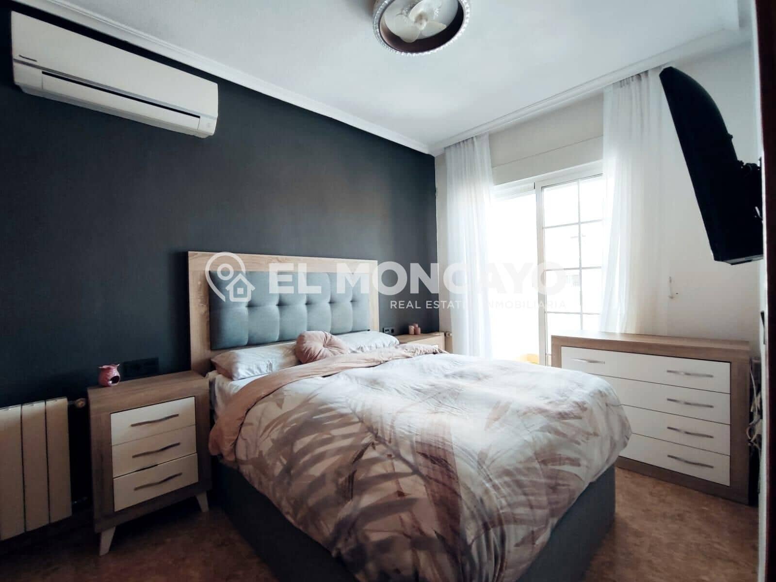 3 makuuhuone Rivitalo myytävänä paikassa Orihuela Costa mukana uima-altaan - 279 000 € (Ref: 8985893)