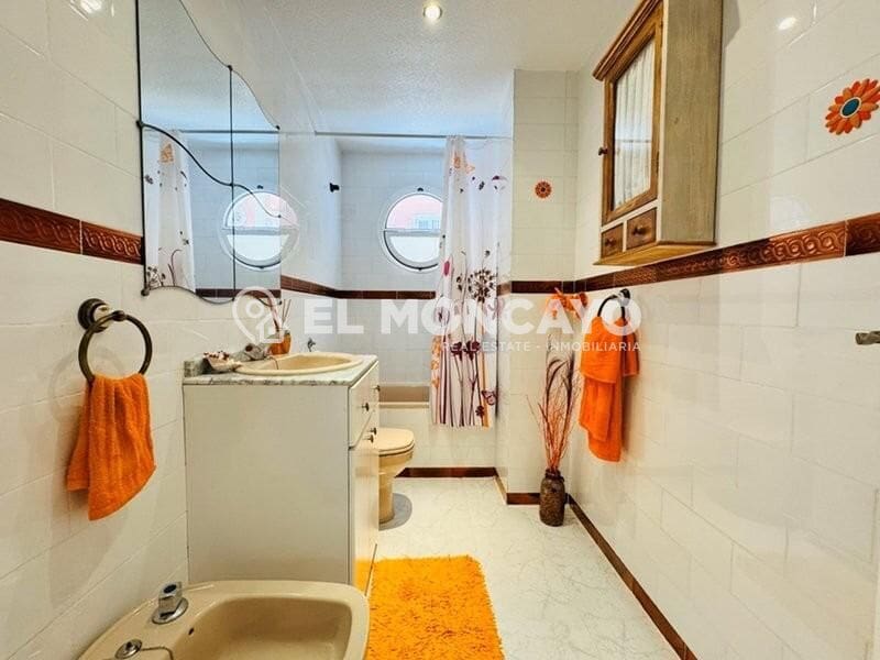 2 sypialnia Bungalow na sprzedaż w Torrevieja z basenem garażem - 210 000 € (Ref: 9005411)