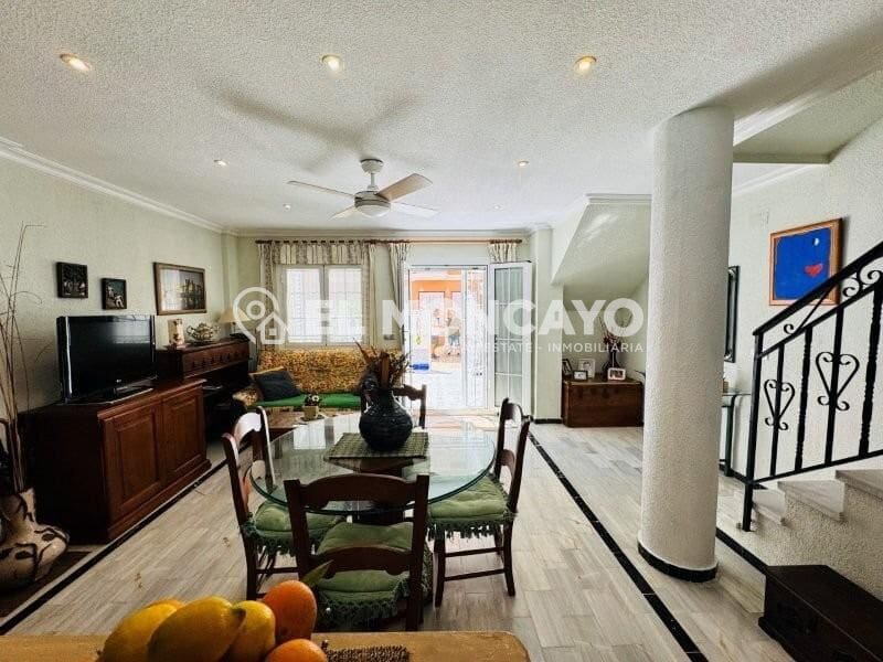 2 sypialnia Bungalow na sprzedaż w Torrevieja z basenem garażem - 210 000 € (Ref: 9005411)