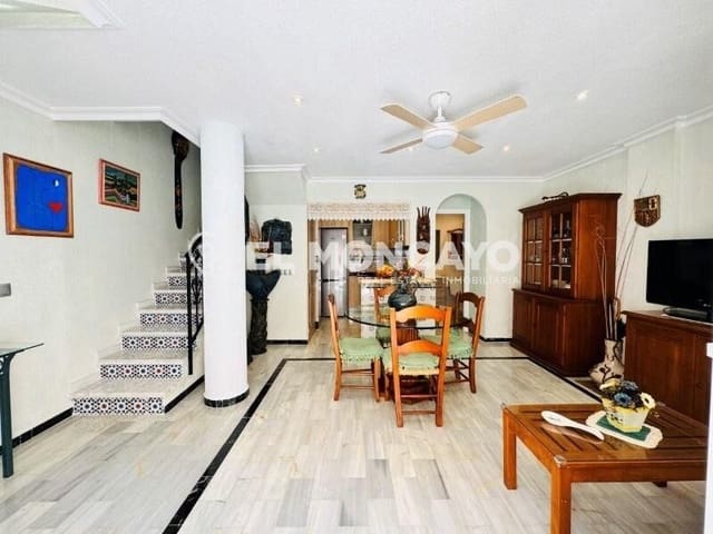 2 sypialnia Bungalow na sprzedaż w Torrevieja z basenem garażem - 210 000 € (Ref: 9005411)