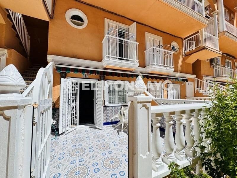 2 sypialnia Bungalow na sprzedaż w Torrevieja z basenem garażem - 210 000 € (Ref: 9005411)