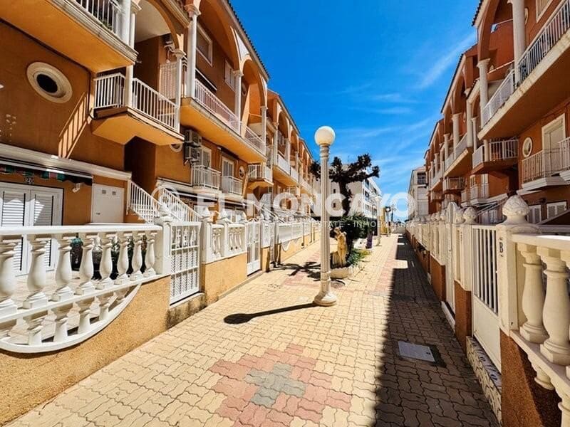 2 sypialnia Bungalow na sprzedaż w Torrevieja z basenem garażem - 210 000 € (Ref: 9005411)