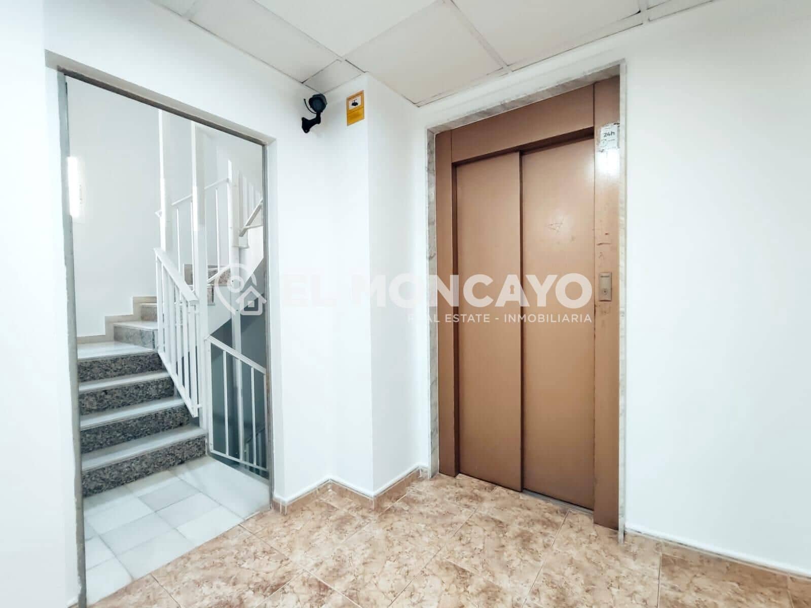 2 Zimmer Apartment zu verkaufen in Guardamar del Segura mit Garage - 135.000 € (Ref: 9012364)