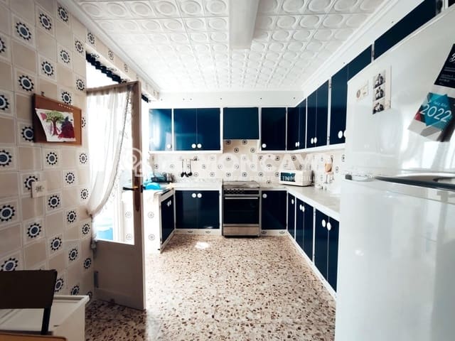 4 sovrum Lägenhet till salu i Guardamar del Segura - 145 000 € (Ref: 9020790)