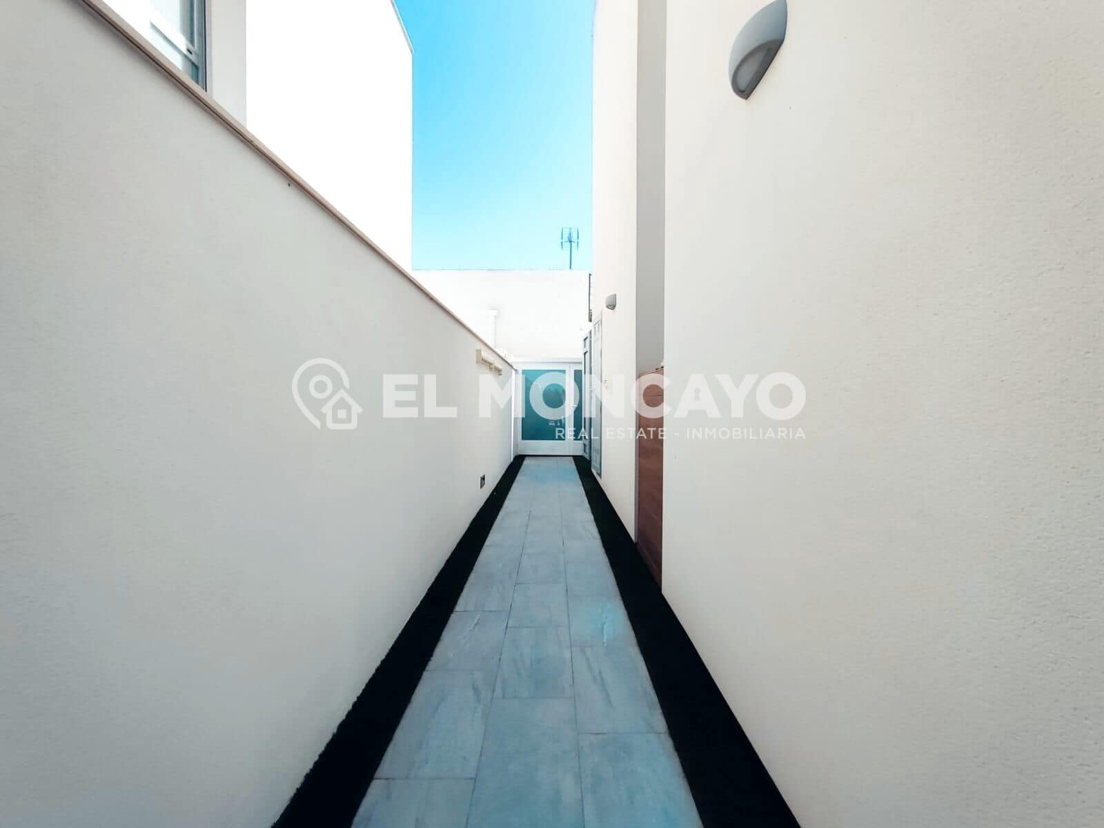 3 soveværelse Rækkehus til salg i Daya Vieja med swimmingpool - € 429.000 (Ref: 9020791)