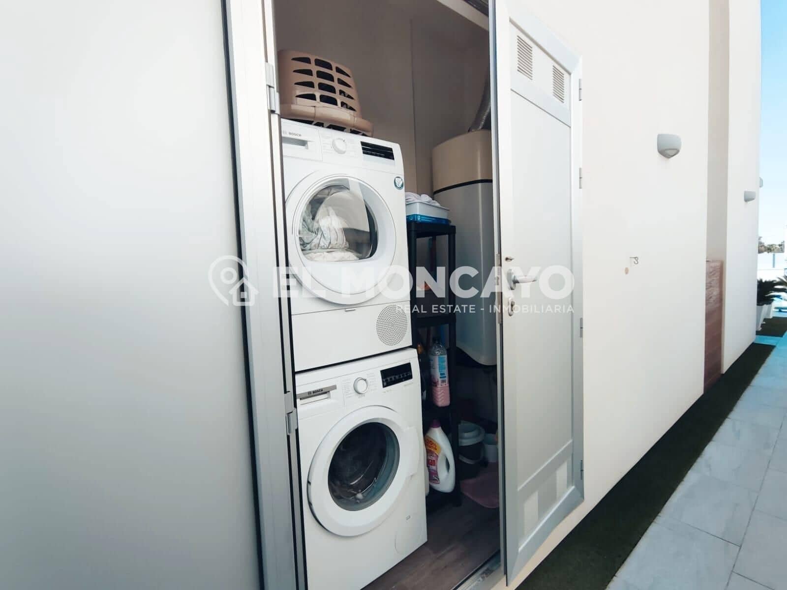 3 soveværelse Rækkehus til salg i Daya Vieja med swimmingpool - € 429.000 (Ref: 9020791)