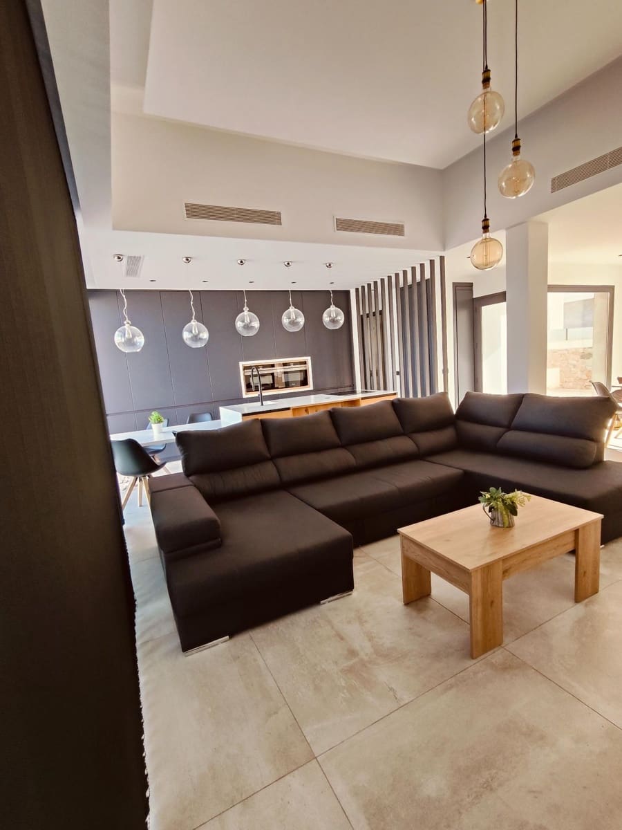 4 Zimmer Villa zu verkaufen in Ciudad Quesada mit Pool - 689.900 € (Ref: 9029844)