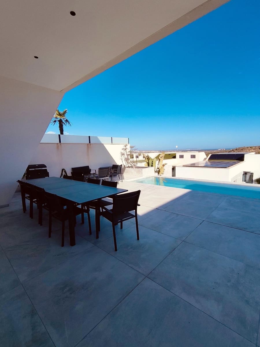 4 Zimmer Villa zu verkaufen in Ciudad Quesada mit Pool - 689.900 € (Ref: 9029844)