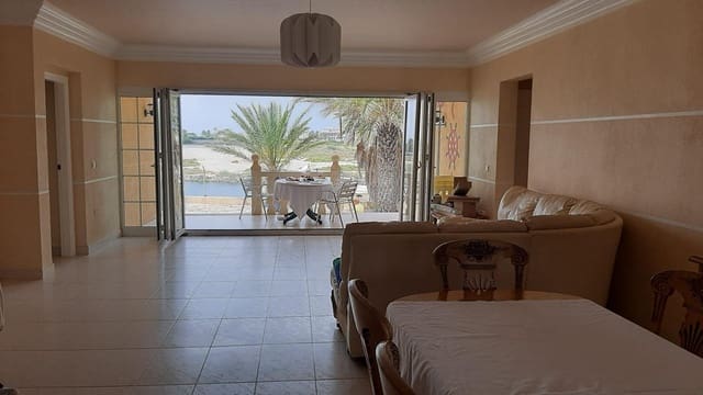 3 sypialnia Willa na sprzedaż w La Manga del Mar Menor z basenem garażem - 780 000 € (Ref: 9050913)