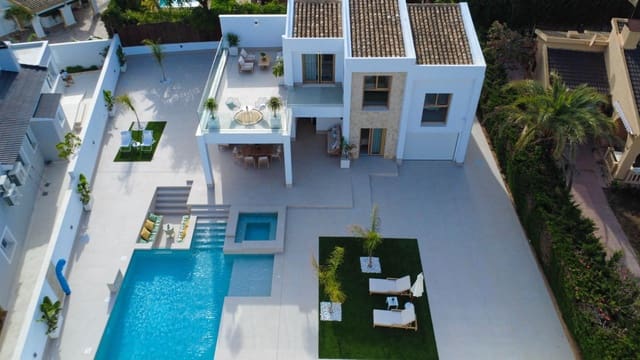 4 sypialnia Willa na sprzedaż w Campoamor, Orihuela z basenem - 1 350 000 € (Ref: 9081407)