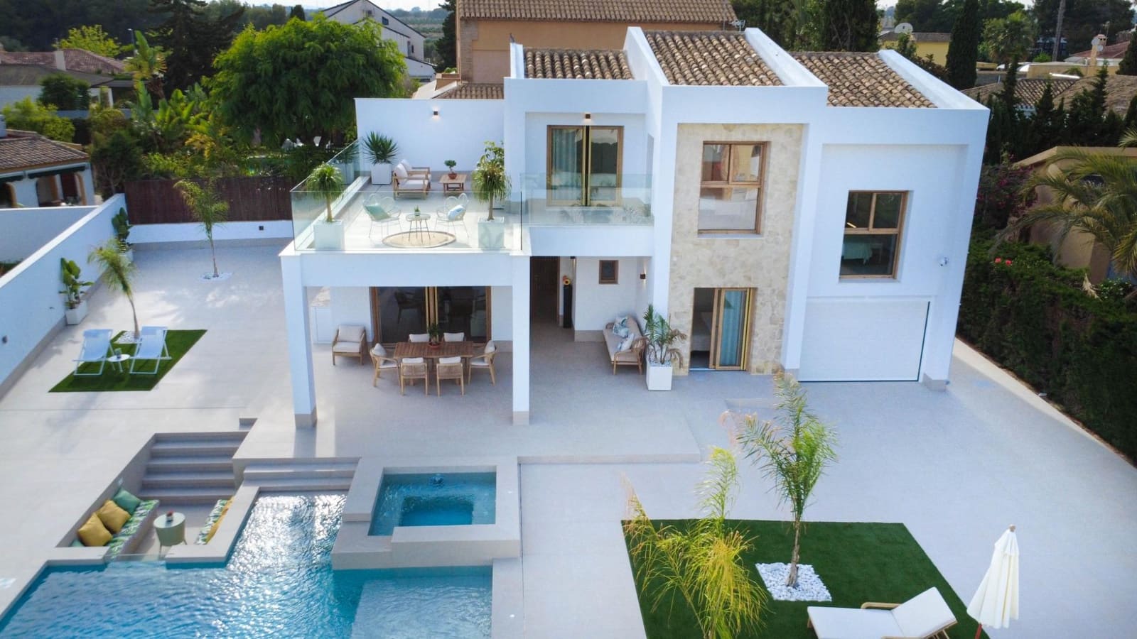 4 sypialnia Willa na sprzedaż w Campoamor z basenem - 1 350 000 € (Ref: 9081407)